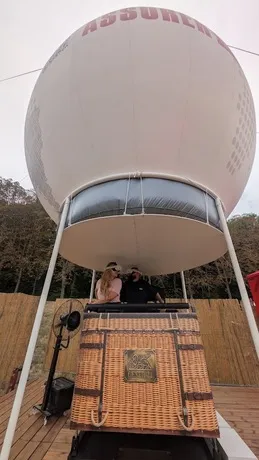 Nacelle montgolfière VR Generali — festivaliers en immersion